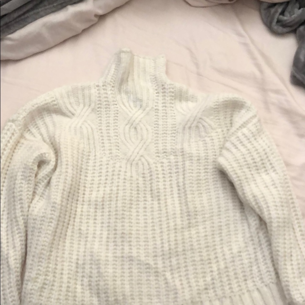 Cableknit turtle neck